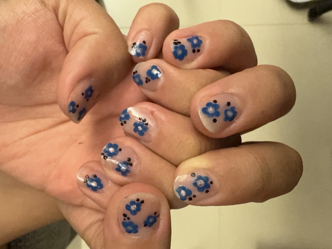 Blue Flowers nail design, photo 1