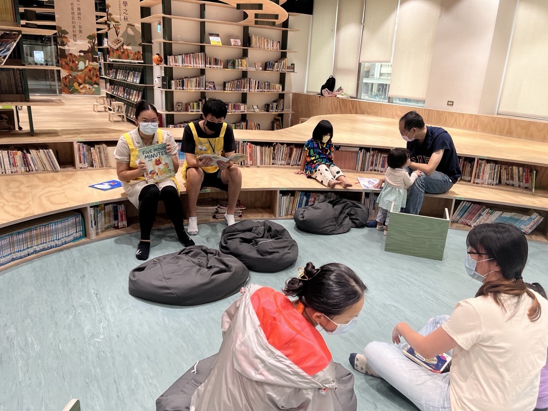 Fall 2022 Library Trip, photo 5