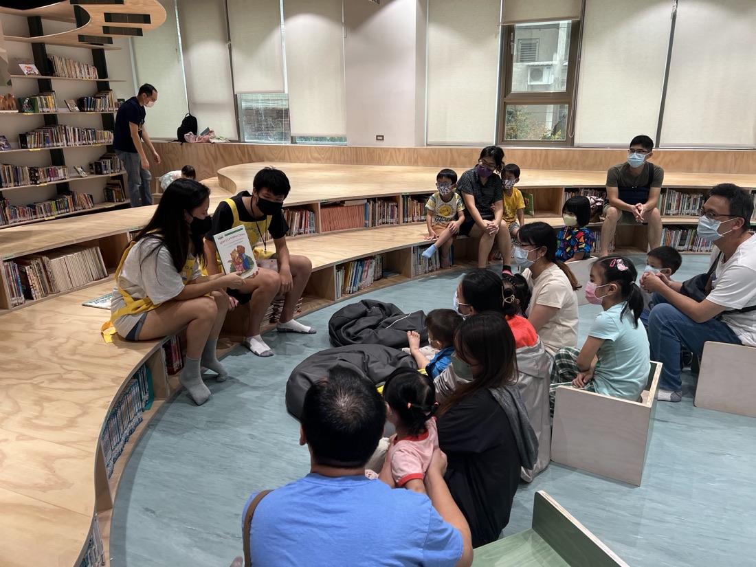 Fall 2022 Library Trip, photo 6