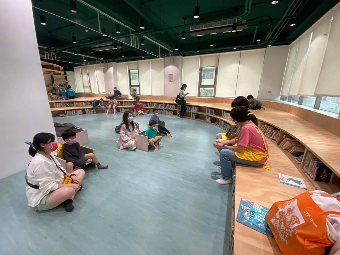 Fall 2022 Library Trip, photo 12