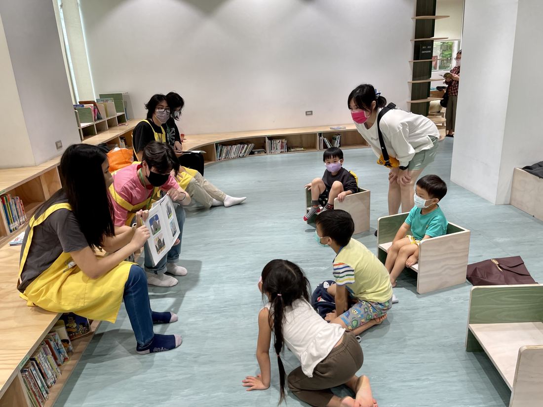 Fall 2022 Library Trip, photo 15